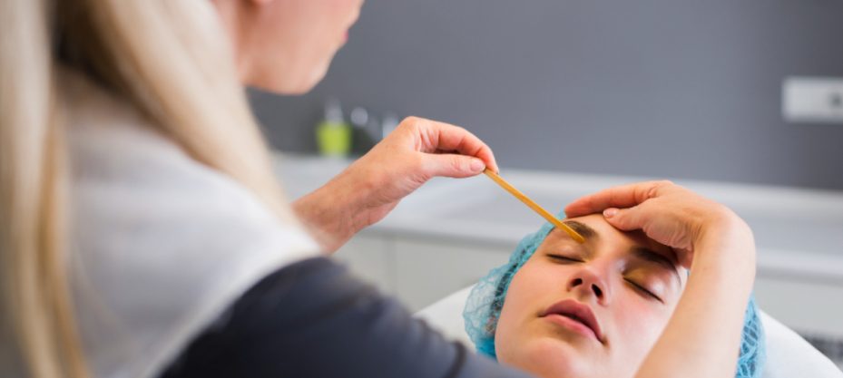 Eyebrow-shaping-and-wax